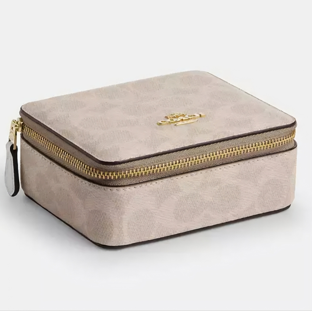 COACH Jewelry Box ~ Ziparound Jewelry Box in Cream & Gold *New* 🌟